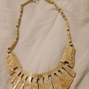 Elegant Beige Beaded Necklace